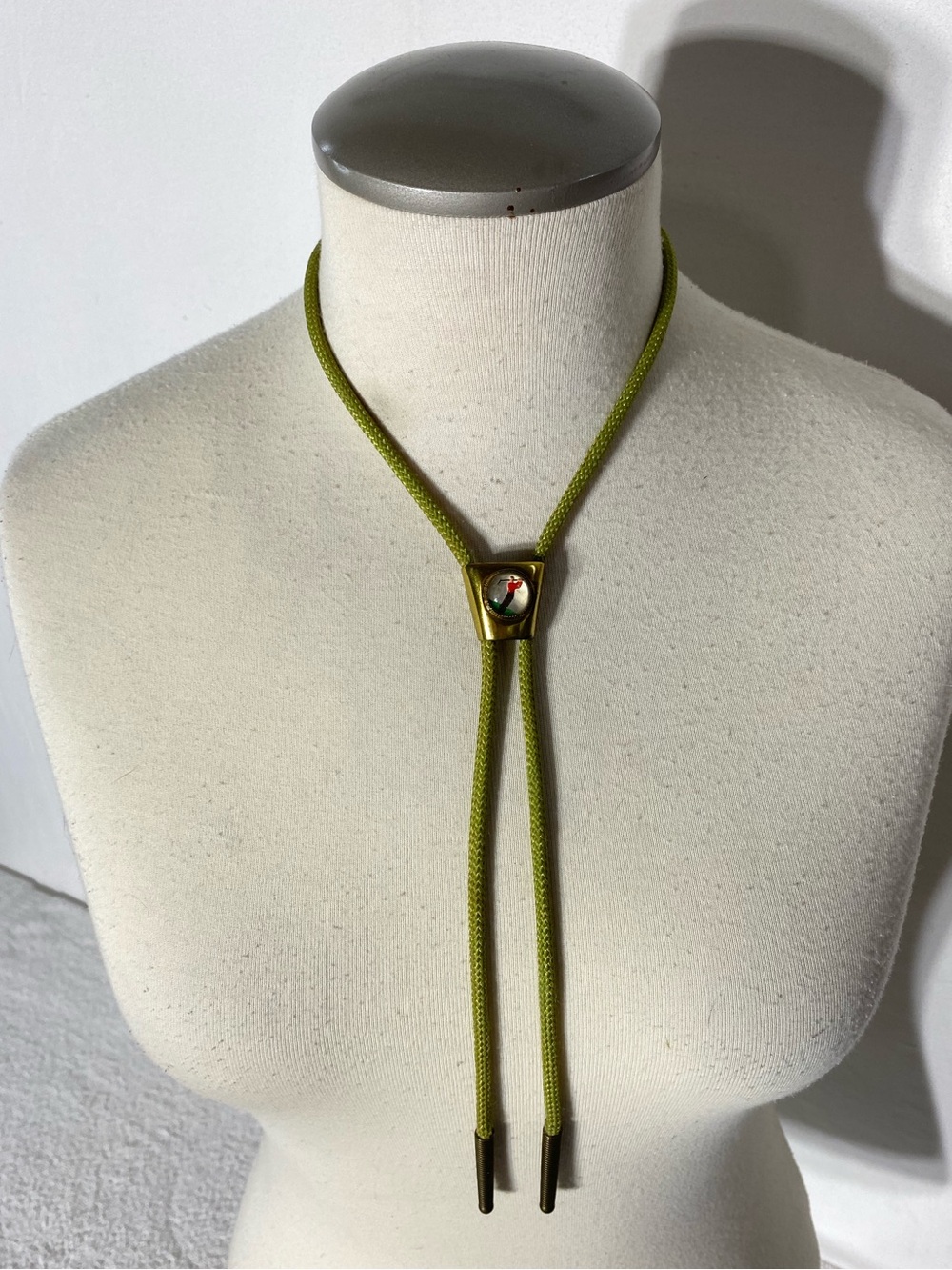 Vintage Golf Theme Shield Bolo Tie W Chartreuse Olive Green Cord & Metal Tips